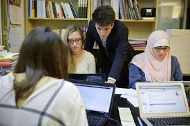 Et à la rupture du contrat. L Interdiction Des Signes Religieux En Entreprise Une Timide Avancee