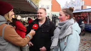Trotz kälte und langer dunkler winter sind die norweger laut einer aktuellen statistik die glücklichsten menschen der. Zum Gluck Im Norden Der Reporter Fragt Nach Youtube