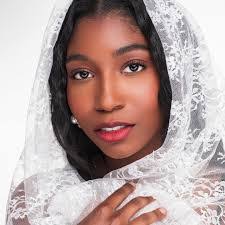 Linda Markowski's Instagram, Twitter & Facebook