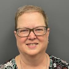 Amy Gravelle's Instagram, Twitter & Facebook