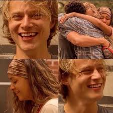 What does the eye thing mean that celebs do in pictures?