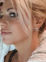 Sonia Caiazza (@sonia_solare_milano) • Threads, Say more