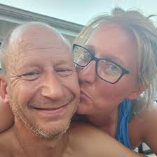 What could be causing oil in the coolant with no signs of mixing and a  gassy smell?