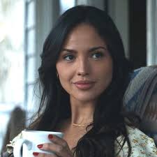 The first 2 minutes of Mr. & Mrs. Smith, 2 days early for you