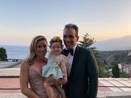 Get 5 fun facts inside. Lana Gomez Bio Age Family Facts About Sebastian Maniscalco S Wife