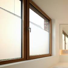 Auf Den Ersten Blick Sieht Man Hier Nur Ein Wunderschones Holzfenster Aus Dreischichtverleimtem Eichenholz Doch Im Inneren Dieser F Home Decor Decor Windows