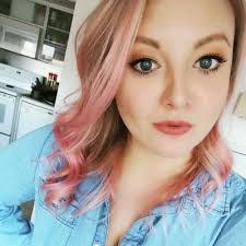 Amanda Scobie's Instagram, Twitter & Facebook