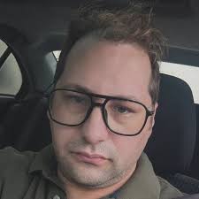 Hi, I'm Megan. I'm 30 and live in Glasgow. I play video games, share my  thoughts and stream them over