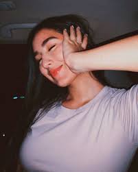 Martina Velez (@martinavelezb) • Instagram photos and videos