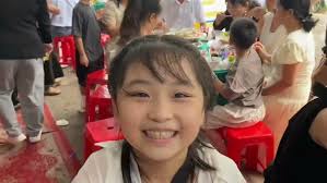 Tôi Rock World Empathy, Vietnamese Singer