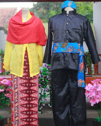 Pakaian adat merupakan salah satu bentuk dari identitas dan jati diri sebuah daerah. Inilah 34 Pakaian Adat Tradisional Di Indonesia Indozone Id