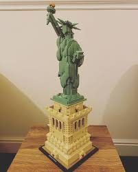 The statue of liberty is one of the most iconic and instantly recognisable structures in the world, so it's no wonder that lego has reproduced it in a variety 21042 statue of liberty is the latest, and most definitely the best. Lego Architecture 21042 Freiheitsstatue Galeria Karstadt Kaufhof