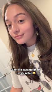 What are your must brings when you go visit Italy? 🇮🇹(rosaria_xoxo/IG)