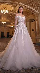 Ein atemberaubendes brautkleid der israelischen haute couture designer marke galia lahav mit einem weit ausgeschnittenem rücken und einer. Pin On Schulterfreie Brautkleider