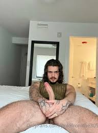 _2124206 (@hhtrv18)  X