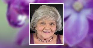 Jennifer Sterrett's Instagram, Twitter & Facebook