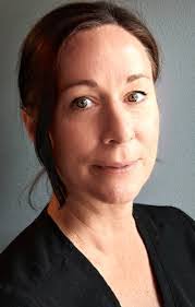 Anna Shelton's Instagram, Twitter & Facebook