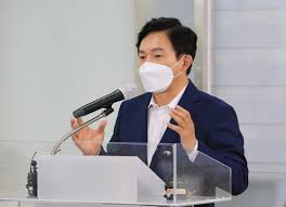 그는 대구 동구 아양아트센터에서 열린 박정희 전. 9zv5nehyx3sidm