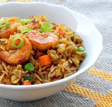 Une Delicieuse Variation Du Riz Cantonais Voici Une Recette Simplissime Pour Realiser Ce Plat De Riz Saute Aux Cre Riz Saute Plat Avec Du Riz Plat Asiatique
