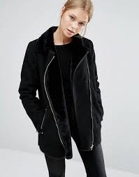 Faux Shearling Black Suede Jacket For A Warm And Cozy Winter Outfit Veste Longue Veste Tenues D Hiver Confortable