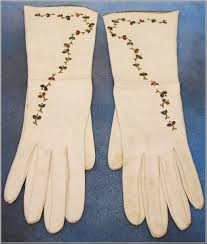 Antique 19th C Grenoble France White Kid Gloves With Floral Beaded Decoration For Sale On Ruby Lane Vintage Gloves Elegant Gloves Gloves