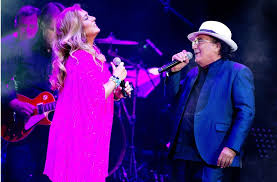 Ich weiß nicht mal, wie das hier geht, traum wird zur realität. Al Bano Und Romina Power In Stuttgart Schunkeln Und Singen Mit Dem Italo Pop Duo Kultur Stuttgarter Zeitung