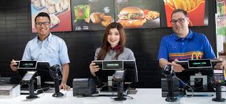 Anuncios de empleo en costa rica. Costa Rica Mcdonald S Refuerza Su Operacion Actual Y Ofrece 100 Puestos De Trabajo En El Pais Arcos Dorados