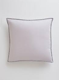 Faites de beaux rêves dans le confort de la collection de draps fairmont. Taie D Oreiller Satin Lave Palace Gris Clair Maison Vetement Et Deco Cyrillus