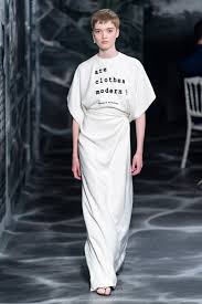 In questa pagina ci sono le nuove collezioni borse 2021 dei principali marchi di moda. Christian Dior Fall 2019 Couture Collection Vogue