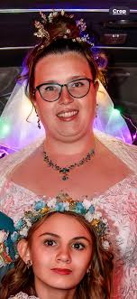 Can someone edit our wedding photo?