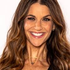 Samantha Harris's Instagram, Twitter & Facebook