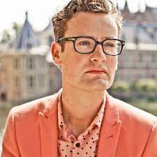 Een boekje voor op het nachtkamerkastje. Uniek Vlot Beschadigd Splinter Chabot Over Zijn Weg Naar Zelfacceptatie Gaykrant