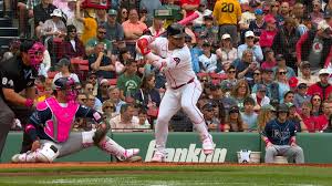 Willson Contreras leaves game after HBP