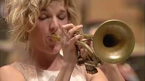 A little over a year ago, during a phone conversation with Inda Bonet  —trombonist of Spanish Brass and one of my first teachers— the opportunity  arose to compose Sighisoara, a new work