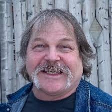 Hi, has anyone built the large Lego Batmobile 76328 and used chrome Lego  for the window surrounds and rocket tubes? Do you have a list of the parts  required? Thanks.