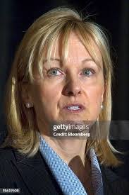 Julie Dickson's Instagram, Twitter & Facebook