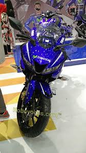 Contohnya saja bro dengan nama akun facebook humane right ini, beliau memodifikasi motor yamaha r15 nya agar warna dan striping nya lebih keliatan seperti yamaha r6. Penampakan Yamaha All New Yzf R15 Movistar Motogp 2017 Dan Para Saudaranya Kobayogas Com Your Automotive Blog