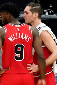 Latest danilo gallinari news and updates, special reports, videos & photos of danilo gallinari on sportstar. Young Scores 37 As Hawks Pound Bulls 124 104 In Opener
