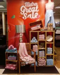 Visual Merchanding Display Home Linen Display Art Window Display Creative Display Vm Point Retail Metropolitan Retail Mart Jakarta Indone Vitrine