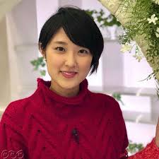 nhkあさイチはinstagramを利用しています なんだかさっぱりした近江アナ タートルネックに合うように襟足は短く ヘアカタログモデルになりきって はい ポーズ 実は4週間に1回カットしてるとか 気づいてました アシメショート 近江友里恵 アナ nh