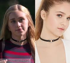 Pin By Yesica Espinoza On Outfits Shoes Bags Hats Hairstyles Accessories 7 Disney Inspired Fashion Hat Hairstyles Andi Mack