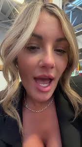 Watch me me hyponotised! @Worlds Most Unique Hypnotist