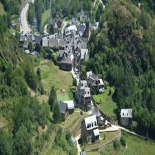 Nuestro objetivo es que durante su estancia en el valle de aran, se relaje en nuestra casa rural, enmarcada en el pueblo de. Es Bordes Visitvaldaran Com Valle De Aran Estacion De Esqui Baqueira Beret Y Turismo Pirineos