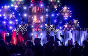 Vol licht, geluid, attracties en om iedere hoek een nieuwe verrassing. Nu Weet Paaspop Het Eindelijk Zeker Het Festival Afgelast Nrc