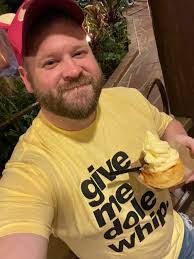 Justin Woosley's Instagram, Twitter & Facebook