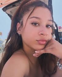 Ciara Hayes's Instagram, Twitter & Facebook