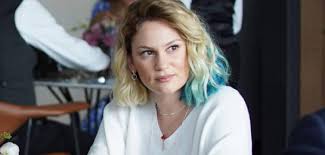 Masumlar apartmanı'ndaki bu ayrılık haberi izleyicilerde şok etkisi yarattı. Farah Zeynep Abdullah Kimdir Kac Yasinda Zeynep Farah Tan Masumlar Apartmani Na Veda
