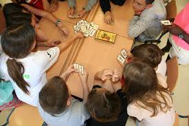 ¿ejemplos de juegos lúdicos matemáticos para secundaria? Juegos De Mesa En El Aula Jugar Para Aprender Mamas Y Papas El Pais