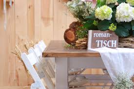 Hochzeitsmenü ab 30 € p. Romantisch Verleih Von Vintage Tischen Stuhlen Deko