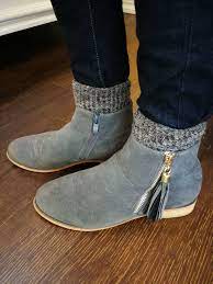 How To Dress Warm Cute In Winter Essentials List Layering Tips Outfit Ideas Easy Fashion For Moms Boots How To Wear Ankle Boots Ankle Boots With Jeans